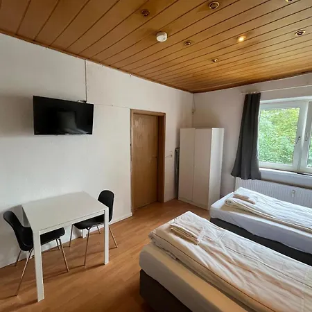 Monteurswohnung Mit Durchgangszimmer Naehe Innenstadt * Neumünster